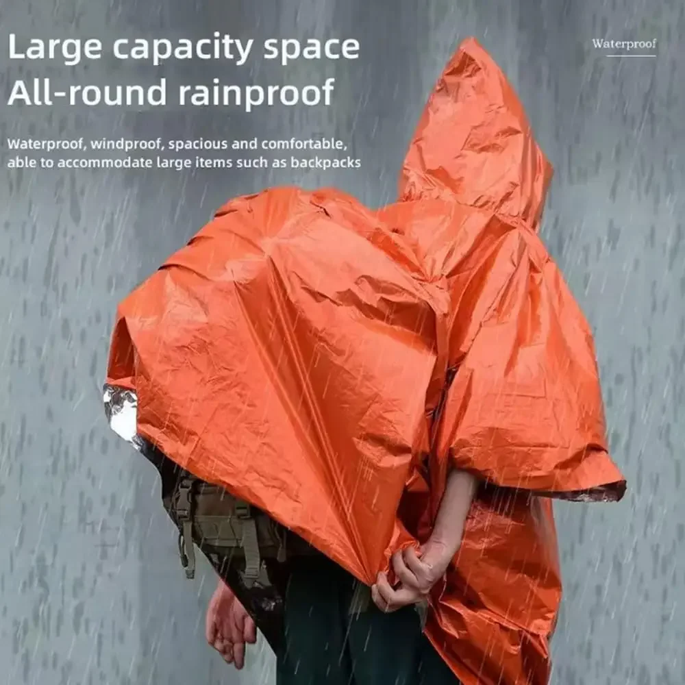 Poncho impermeabile e termico  - Camping Rain Poncho recensione e prezzo
